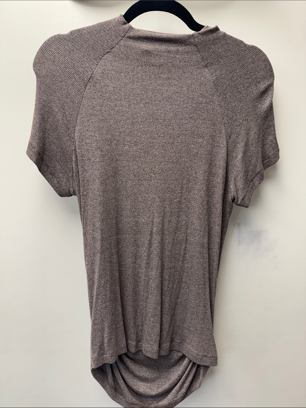Women's Short-Sleeve Draped Back Top in Taupe